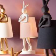 KARE Animal Rabbit -pöytävalaisin, valkoinen/vaaleanpunainen, korkeus ...