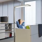 Toimiston LED-lattiavalaisin MAULsenja, hopeanvärinen, anturi, 196 cm