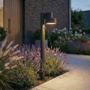 Lucande LED-pylväsvalaisin Elune, musta, liiketunnistin, IP44, 77 cm