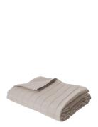 Throw Home Textiles Cushions & Blankets Blankets & Throws Beige C'est ...