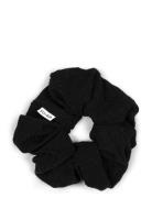 Ea Zig-Zag Scrunchie Accessories Hair Accessories Scrunchies Black SUI...