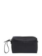 Clean Esntl Washbag Toilettilaukut Black Calvin Klein