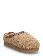 W Tasman Maxi Curly Aamutossut Tohvelit Beige UGG